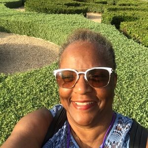 Meet your Posher, Rachelle